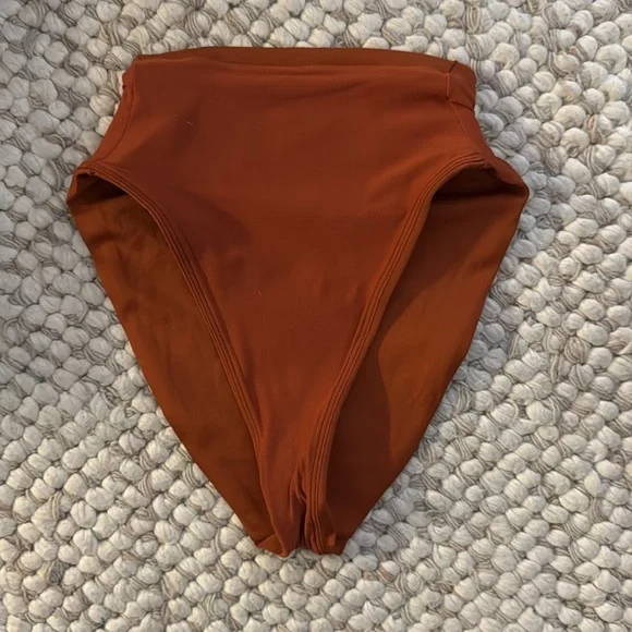 Left On Friday Hi Hi Bottom - Picture 9 of 9